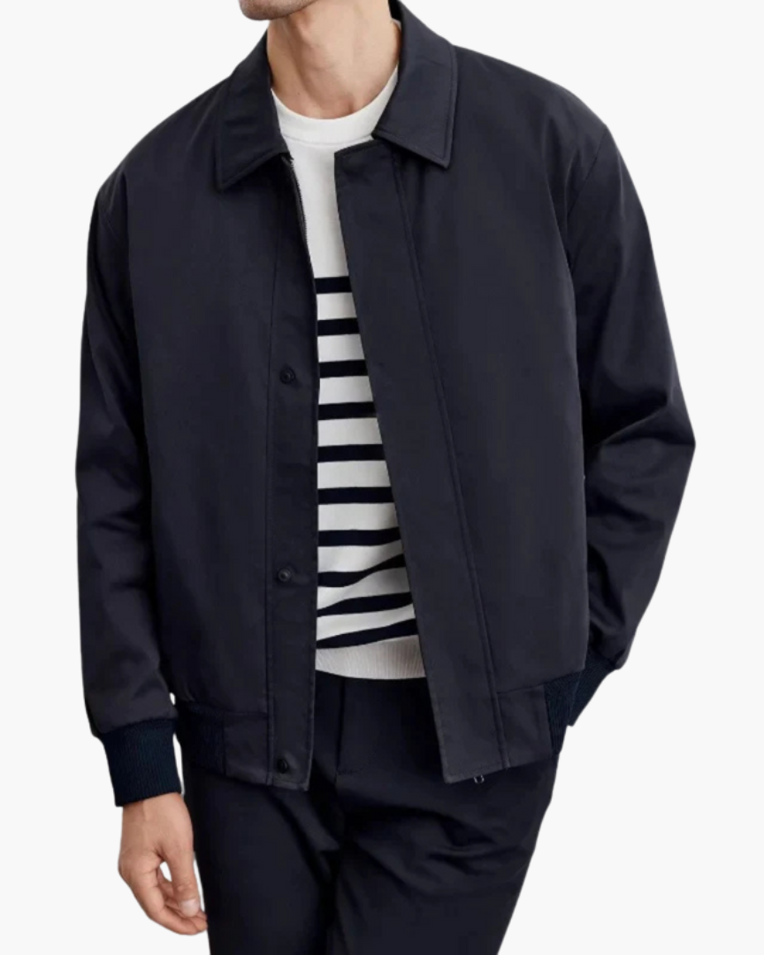 Men’s Overcoat with Pointed Collar and Button Closure